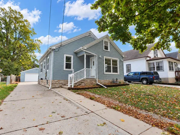 915 13th Ave, Green Bay, WI 54304