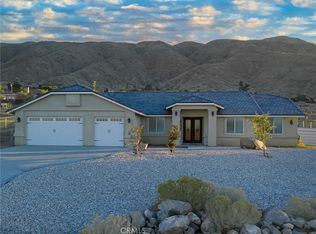 22227 Skyline Dr, Apple Valley, CA 92308