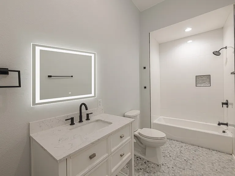 204 S Union Ave #A — Photo 3