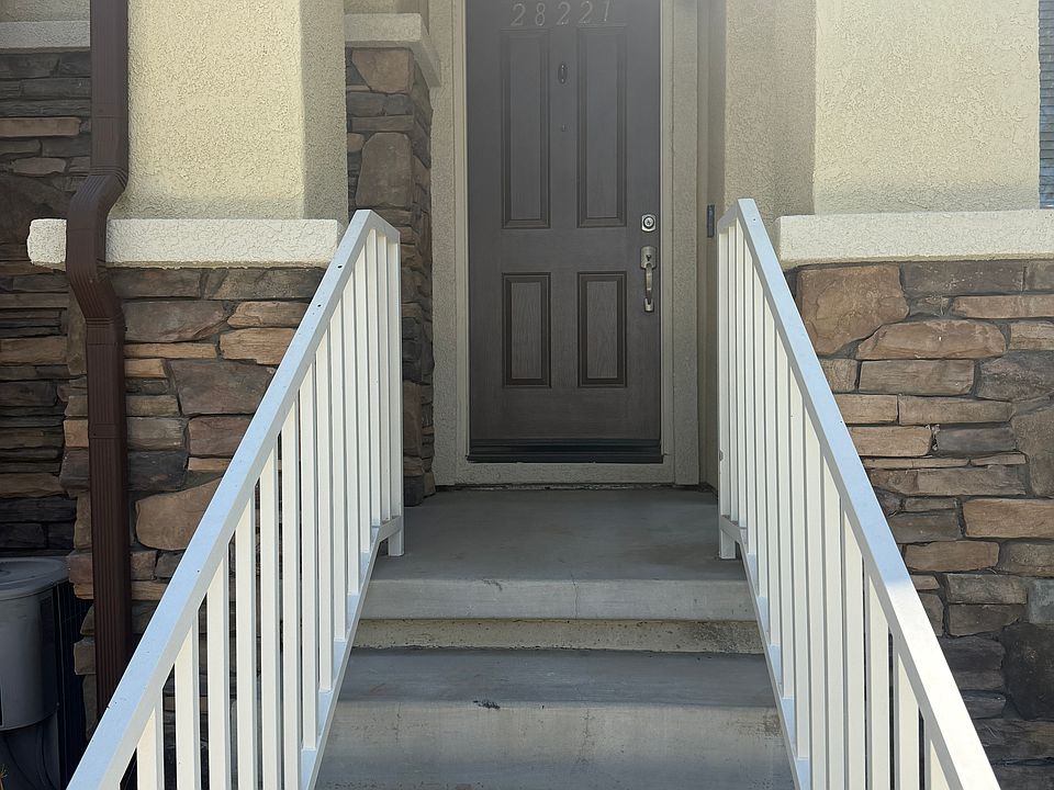 1st image of 28221 Canterbury Ct