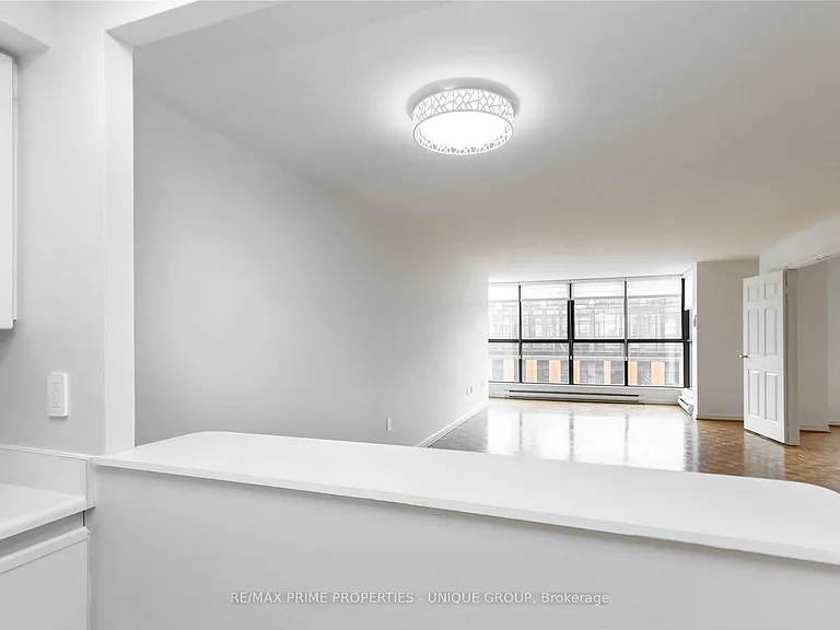 80 Front St E #715 — Photo 7