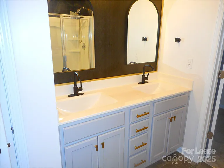 3058 Eastcott Ave — Photo 20