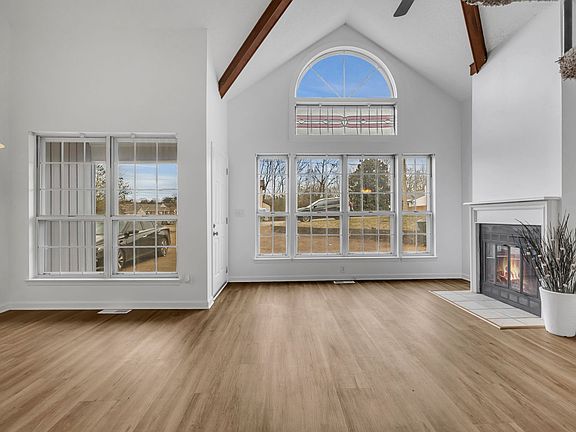 5th image of 1005 Patio Dr