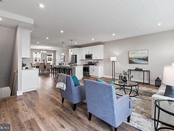 5th image of 105 Higher Rock Ct