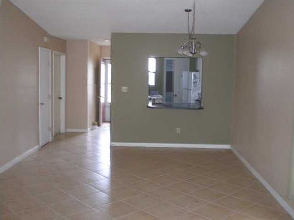 4th image of 215 Indian Oaks Dr #215