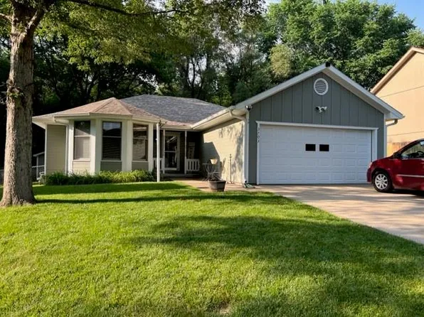 3703 Robin Ln, Saint Joseph, MO 64506