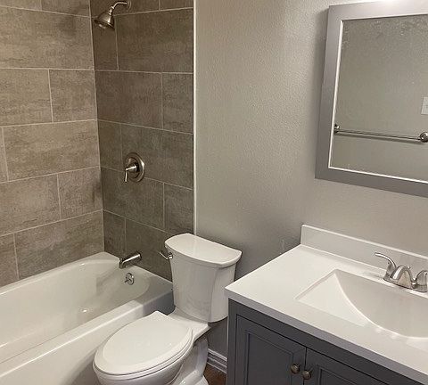 4th image of 1003 S Houston St #5A