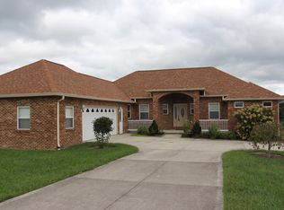 16 Bethel Ln, Crossville, TN 38572