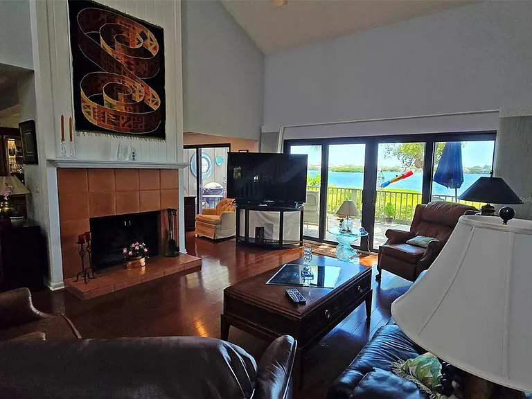 1335 Landings Dr #9 — Photo 12