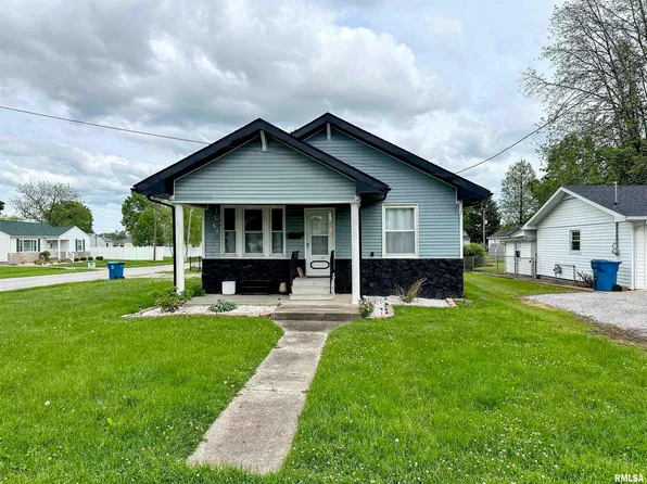 401 S 1st St, Marion, IL 62959