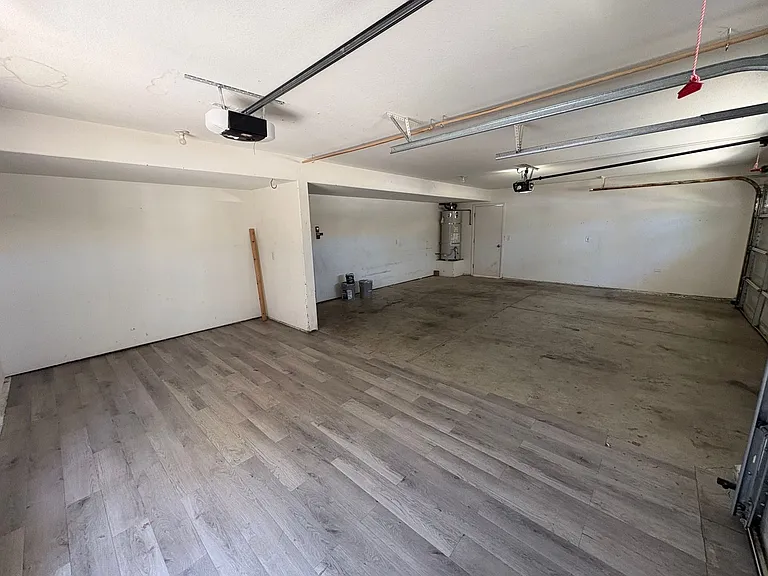 703 W Russell Ave — Photo 4