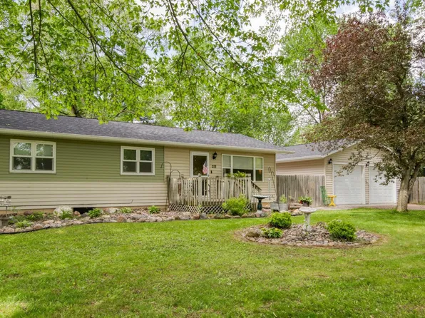 212 Mound Park Dr, Elk Mound, WI 54739