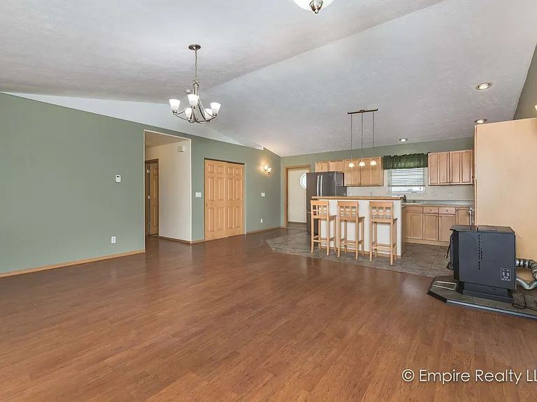 834 Marquette Loop — Photo 5