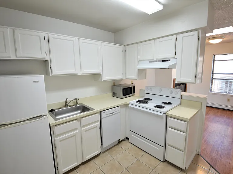1125 Grandview Ave #8 — Photo 8