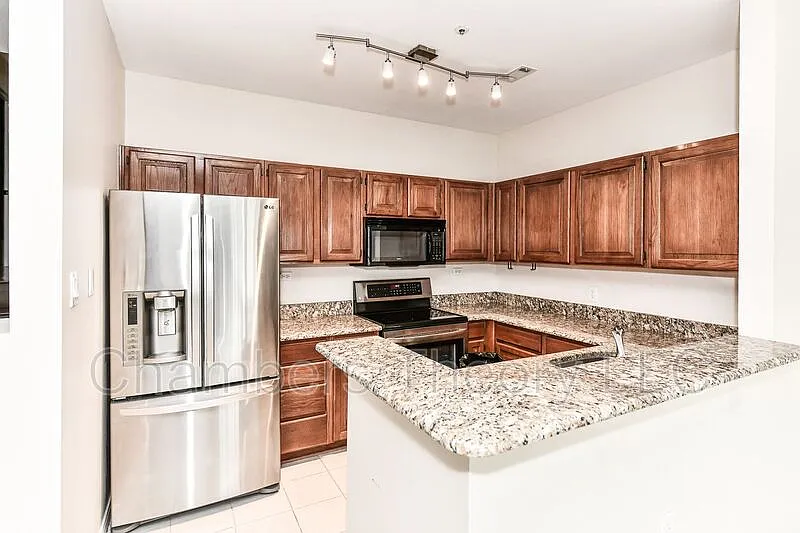 2 bed, 2.0 bath, 1150 sqft, $2,400 — Photo 3