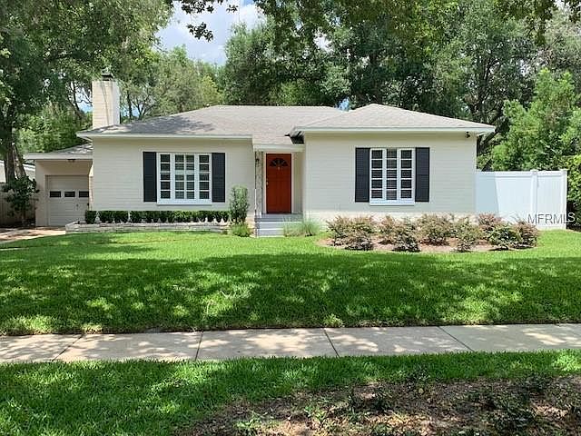 1st image of 211 Oakwood Way
