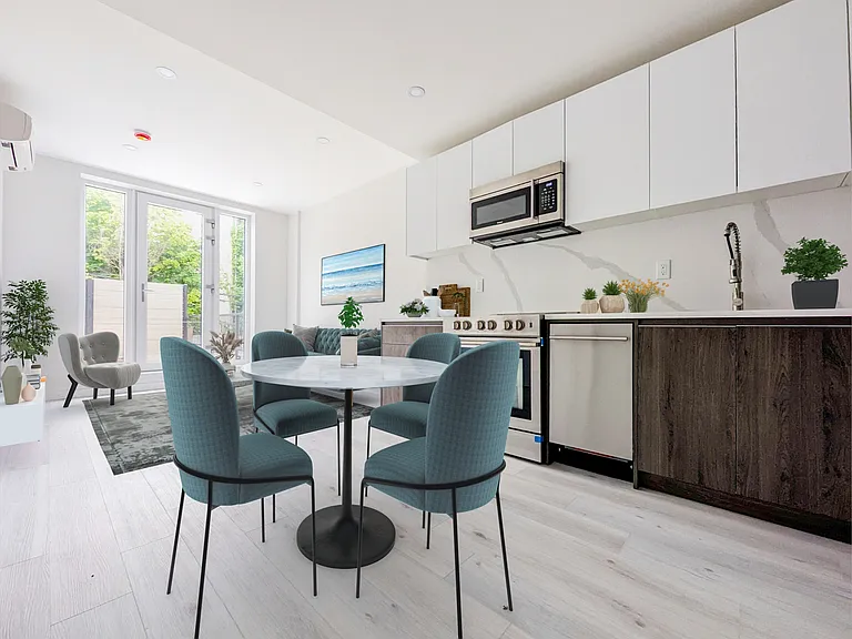 388 Vernon Ave #204 — Photo 4