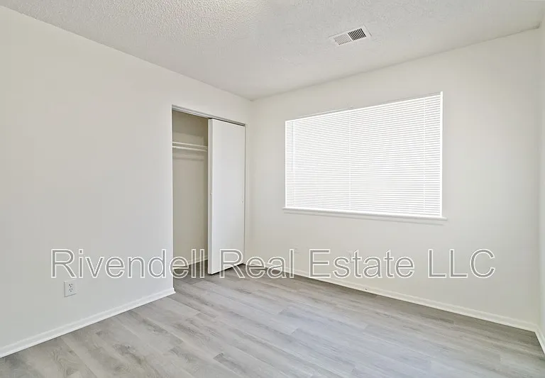 363 Geneva St #D — Photo 9