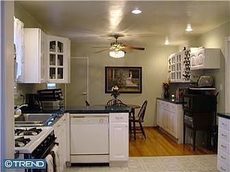 4th image of 32 Greenbrook Dr