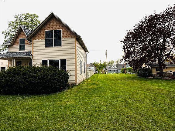 5th image of 117 N Martha St