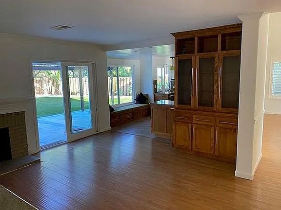 5th image of 711 Oak Burl Ln