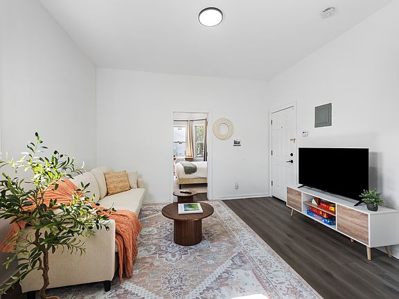 5th image of 10 McDougal St #1