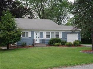2891 Heathercrest Dr, Yorktown Heights, NY 10598