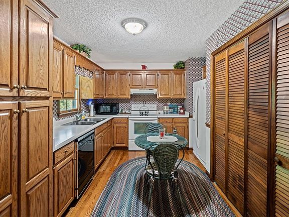 4th image of 147 Cedar Hill Ln #147