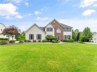 73 Lake Wobegon Dr, Canfield, OH 44406