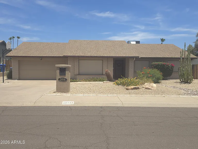 2614 E Sahuaro Dr — Photo 4