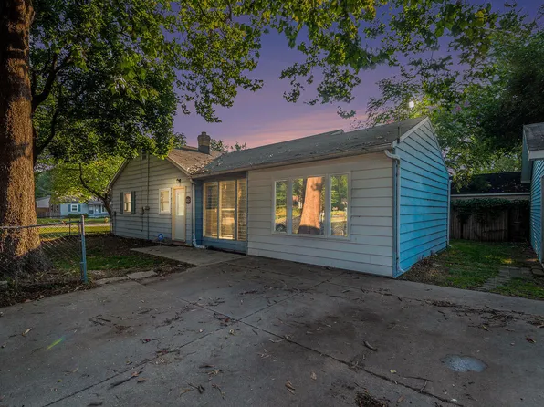 960 33rd St SW, Wyoming, MI 49509