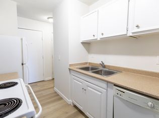 Windsor Green, Calgary, AB T2B 2P3