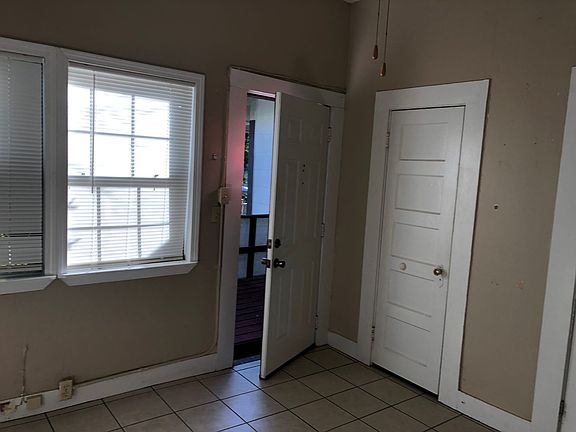 4th image of 1228 1/2 20th St