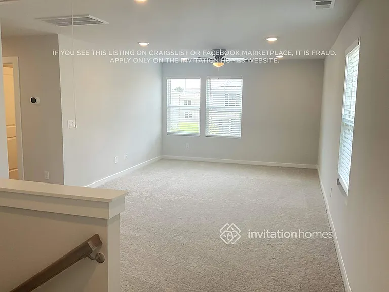 810 Olde England Dr — Photo 5