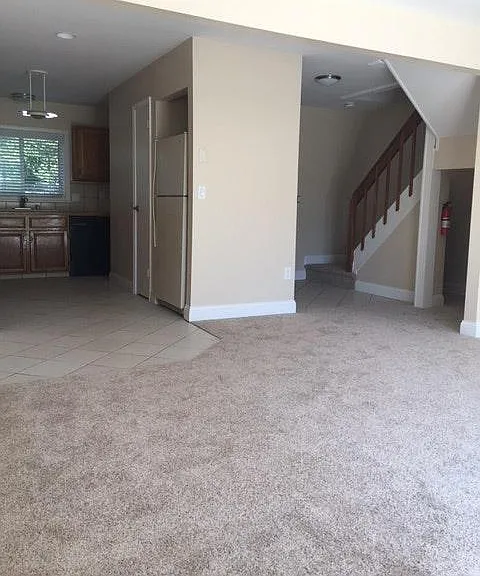entry/kitchen