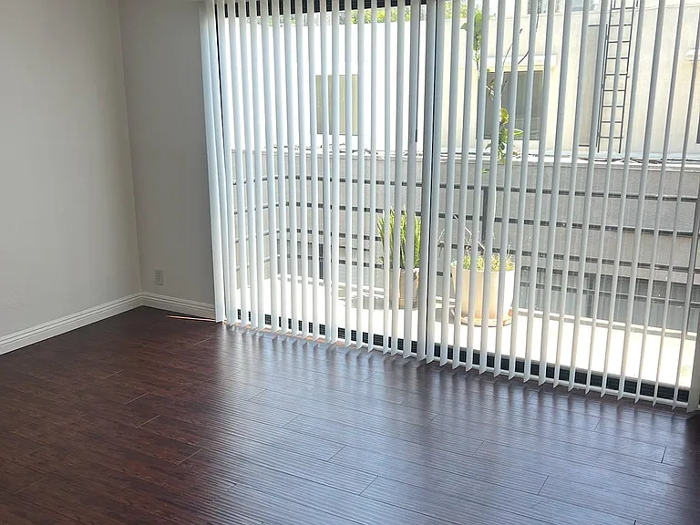 2121 Beloit Ave #312 — Photo 6