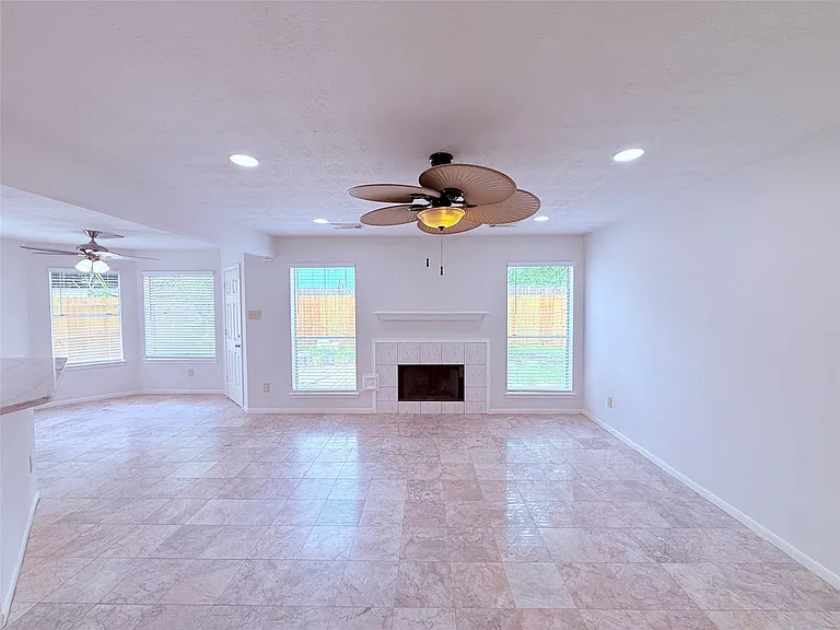 13407 Carruth Ln — Photo 7