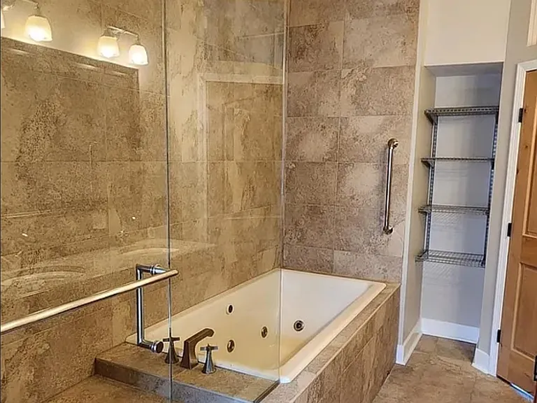 2748 W Warren Blvd #2 — Photo 6