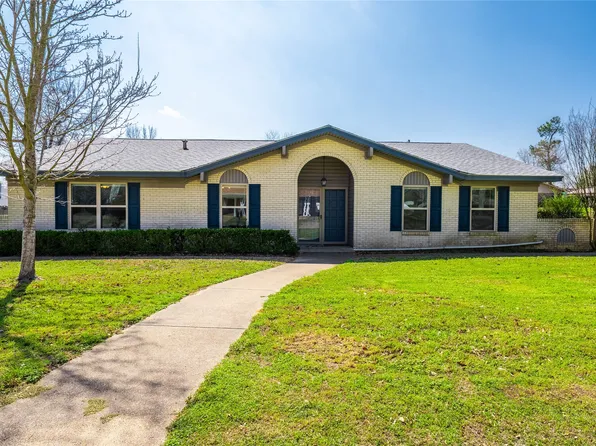 902 Bradley Dr, Athens, TX 75751