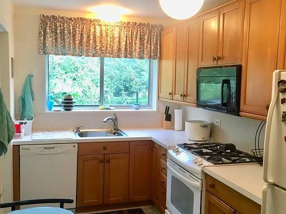 5th image of 10601 Montrose Ave #10601