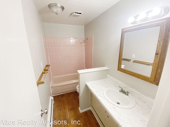 4th image of 5707 S Pearl St #6