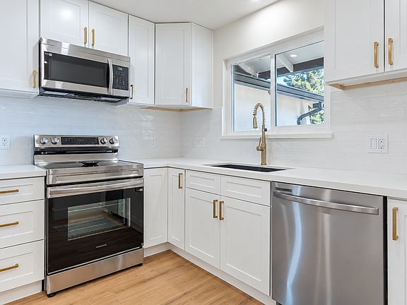 3rd image of 7737 Quinby Way