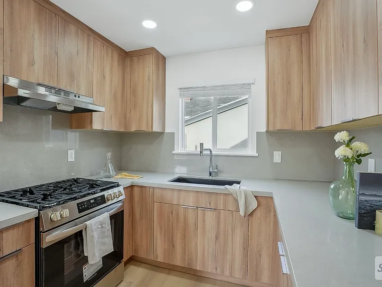 9203 Chaney Ave — Photo 8
