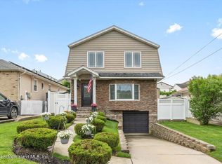196 Wieland Ave, Staten Island, NY 10309