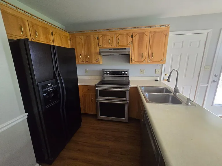 1225 Cobblestone Ln — Photo 7