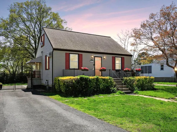 2203 Middleborough Rd, Baltimore, MD 21221