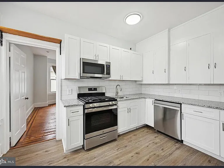 38 W Stratford Ave #2 — Photo 6
