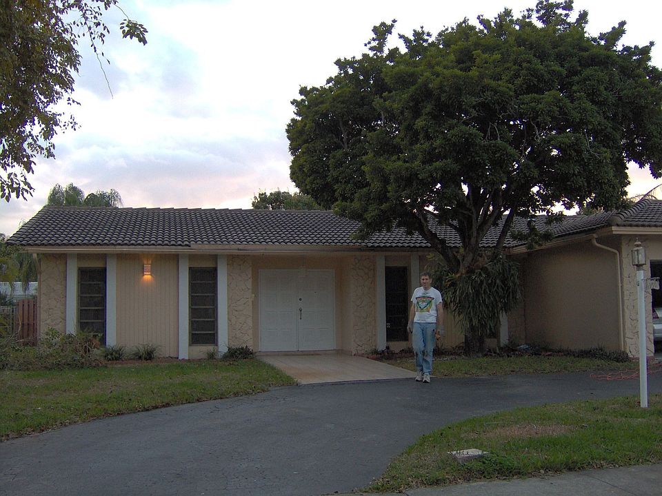 1st image of 4950 Sarazen Dr