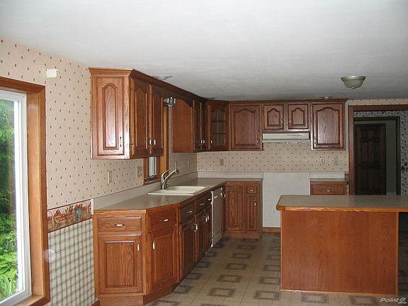 678 Miller Rd. W.--Kitchen