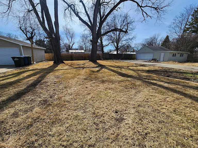 1308 Emma Ave — Photo 18